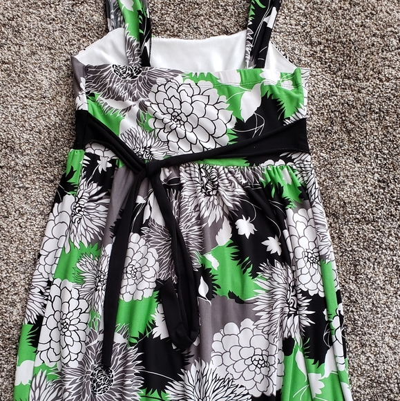 Cute summer dress - Picture 2 of 3